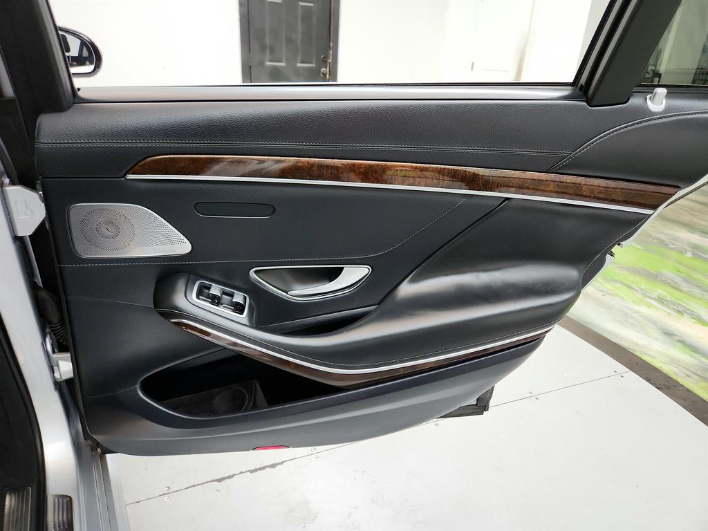 2018 Mercedes-Benz S-class - $25,645