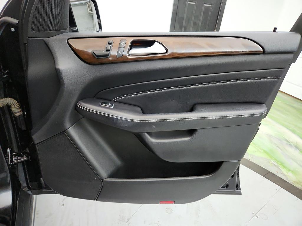 2015 Mercedes-Benz M Class - $8,750