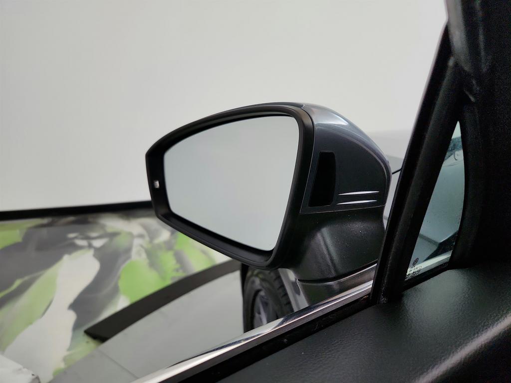 2022 Volkswagen Tiguan - $11,650