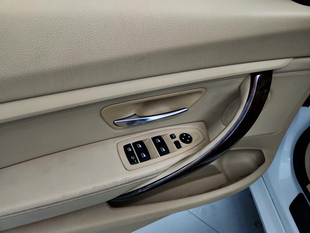 2015 BMW 3 Series - $8,250