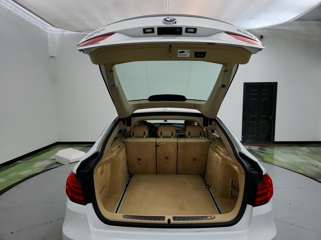 2015 BMW 3 Series - $8,250