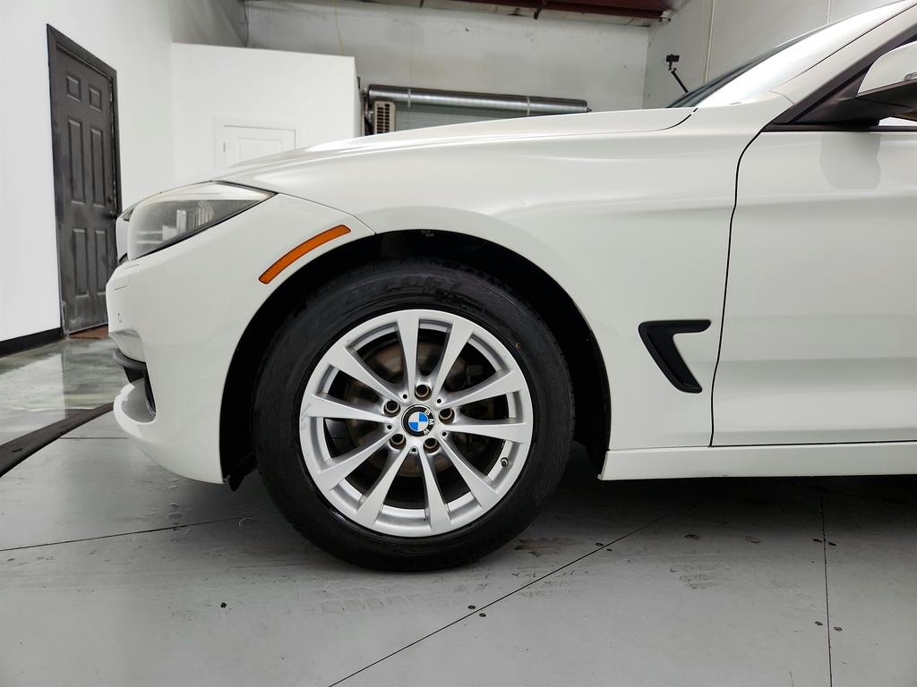 2015 BMW 3 Series - $8,250