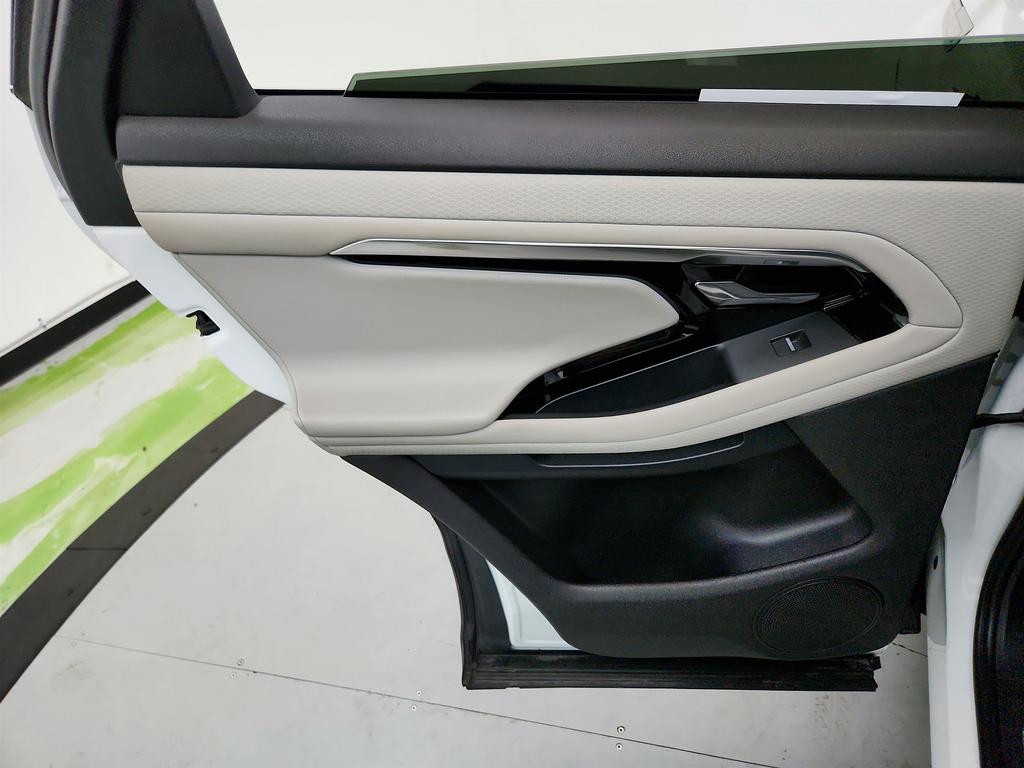 2020 Land Rover Range Rover Evoque - $16,250