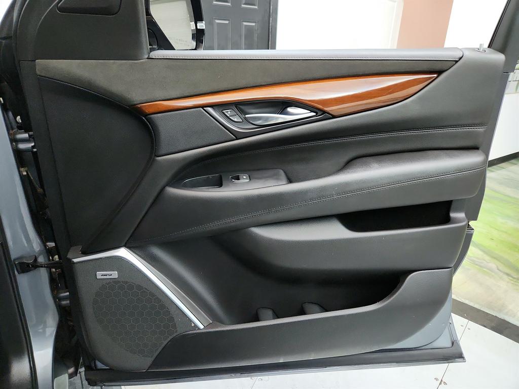 2019 Cadillac Escalade - $27,795