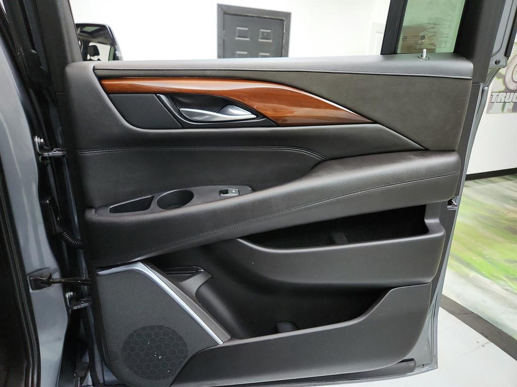 2019 Cadillac Escalade - $27,795
