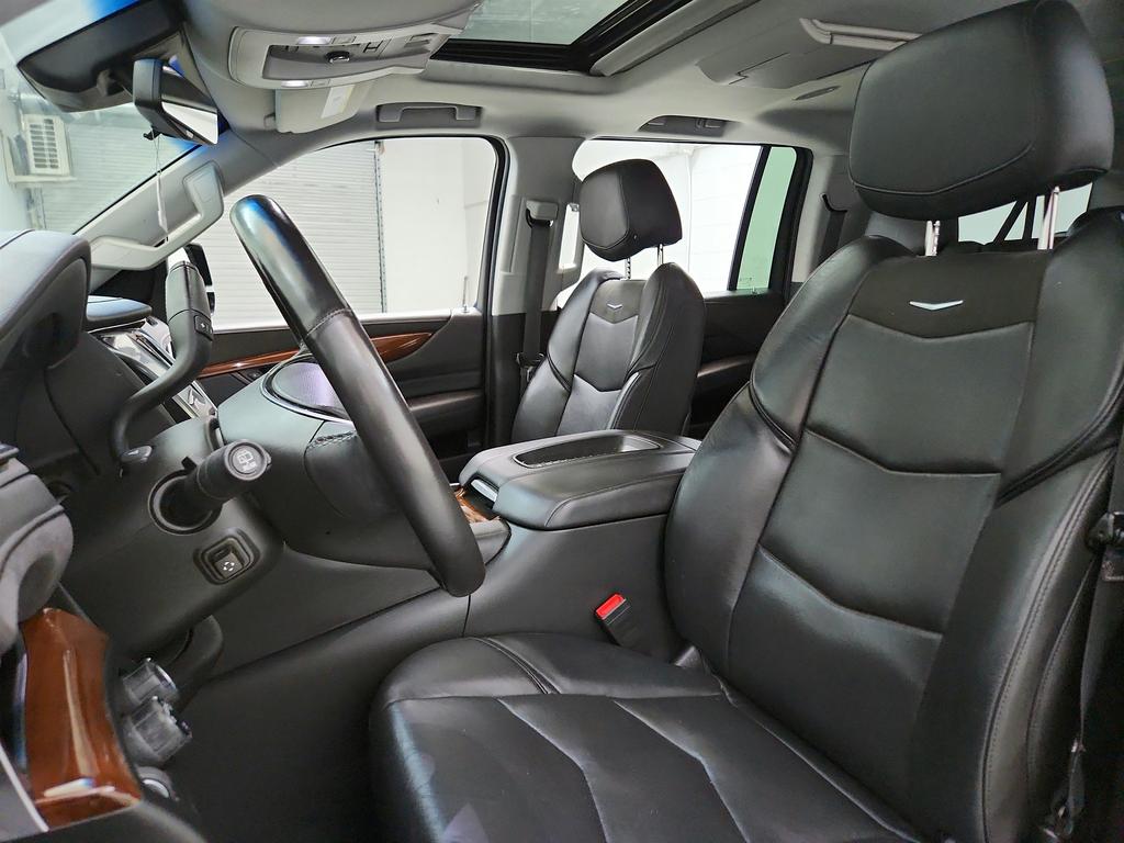 2019 Cadillac Escalade - $27,795