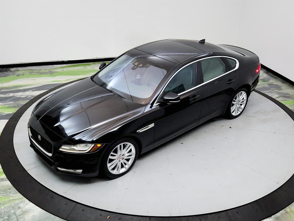 2016 Jaguar XF - $10,550