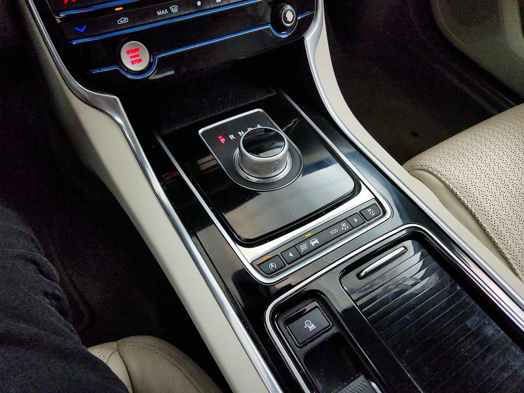 2016 Jaguar XF - $10,550