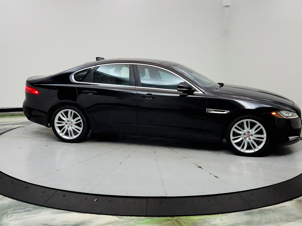 2016 Jaguar XF - $10,550
