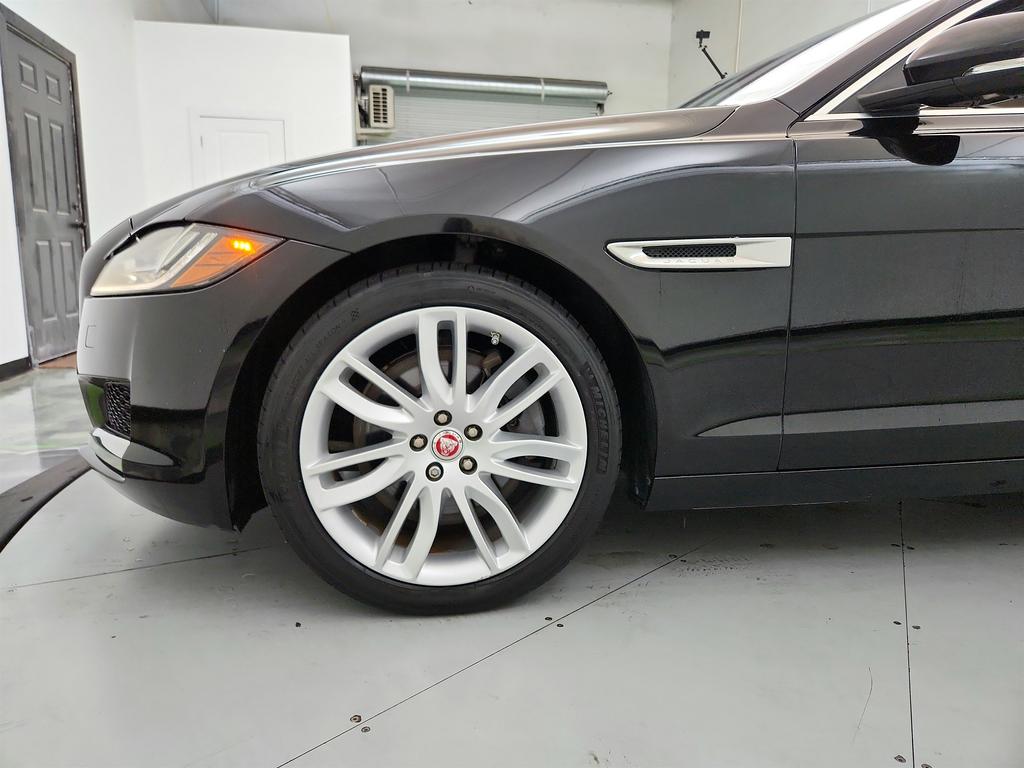 2016 Jaguar XF - $10,550