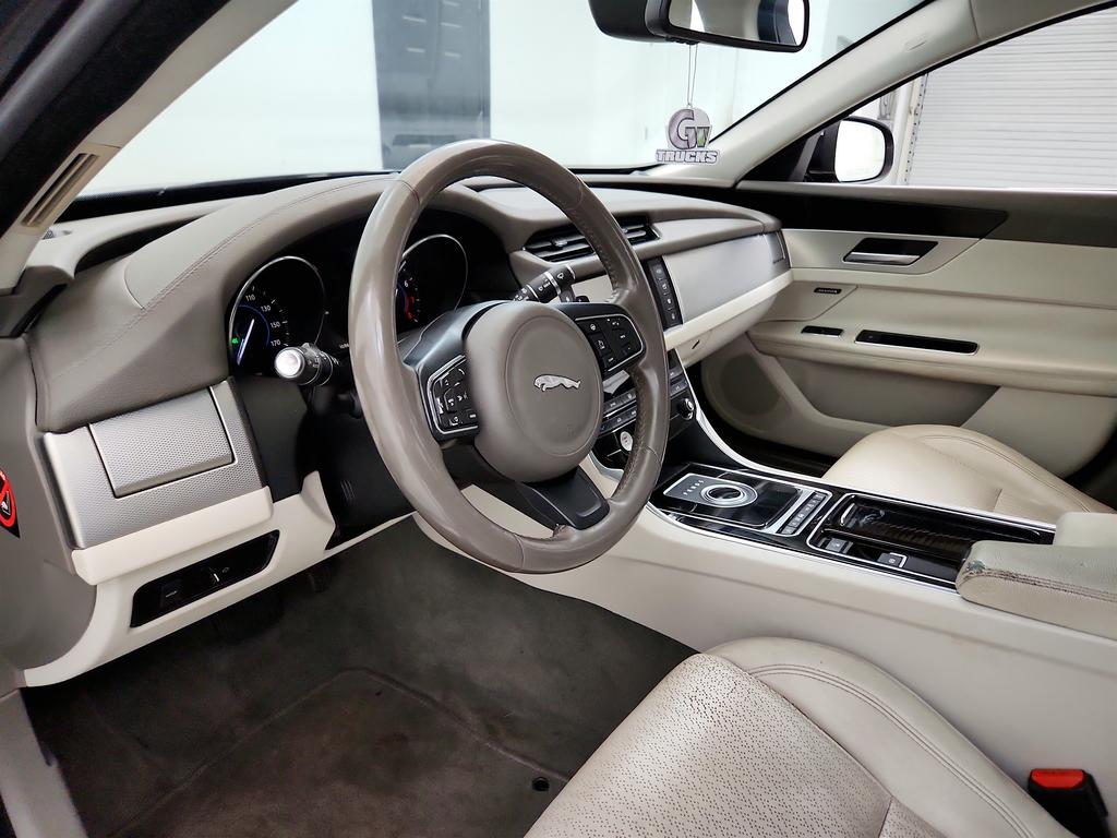 2016 Jaguar XF - $10,550