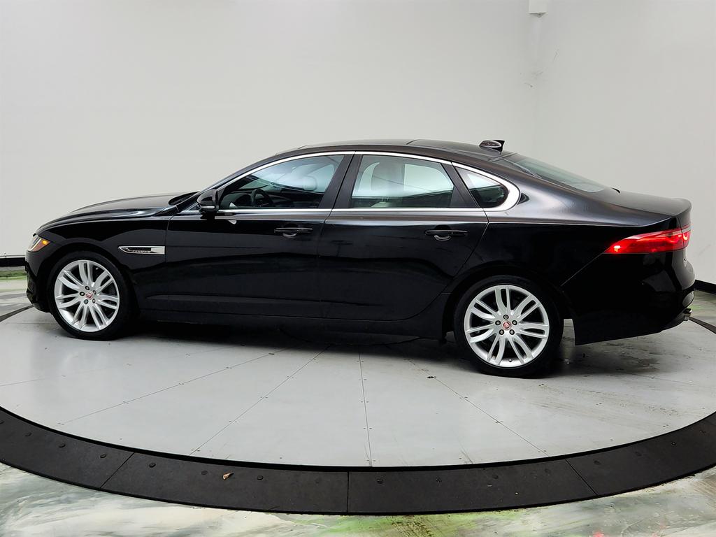 2016 Jaguar XF - $10,550