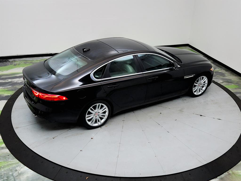 2016 Jaguar XF - $10,550
