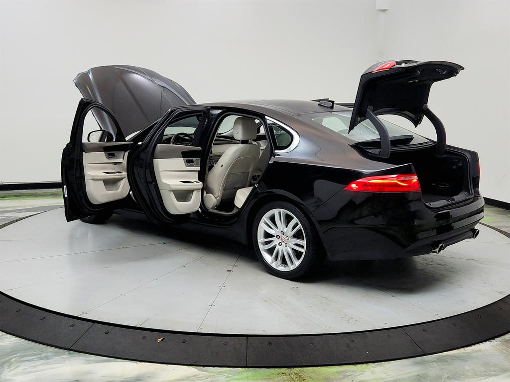 2016 Jaguar XF - $10,550