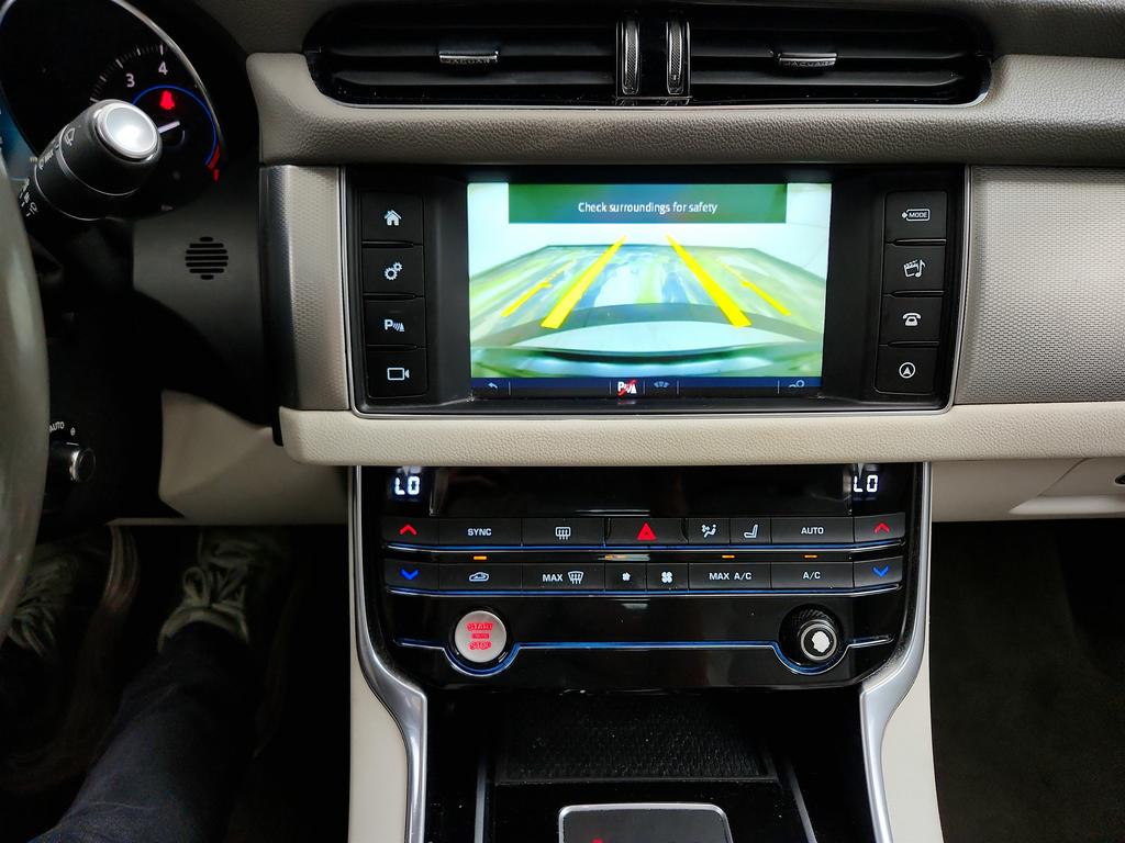 2016 Jaguar XF - $10,550