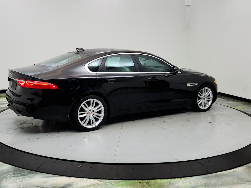 2016 Jaguar XF - $10,550