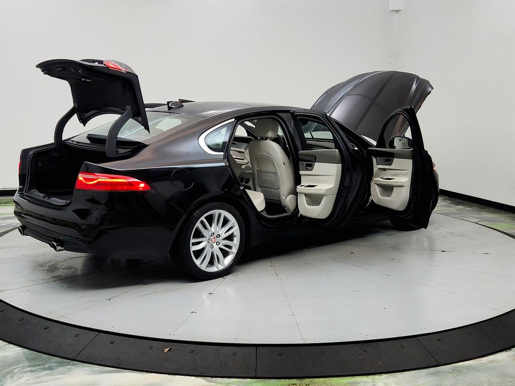 2016 Jaguar XF - $10,550