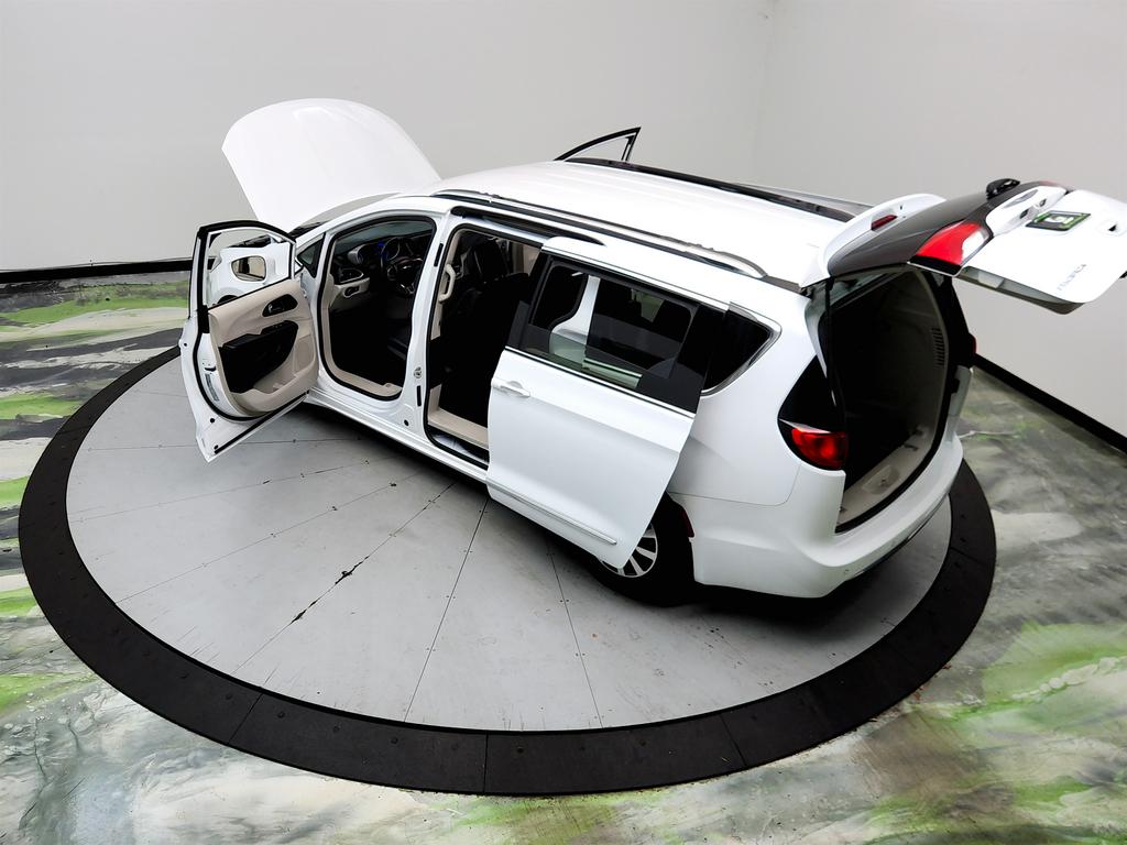 2020 Chrysler Pacifica - $13,951