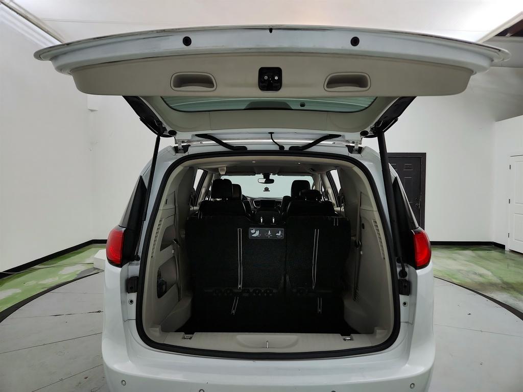 2020 Chrysler Pacifica - $13,951