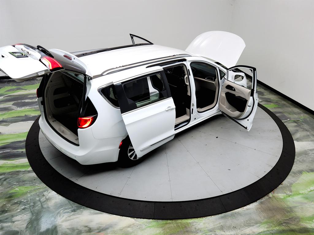 2020 Chrysler Pacifica - $13,951
