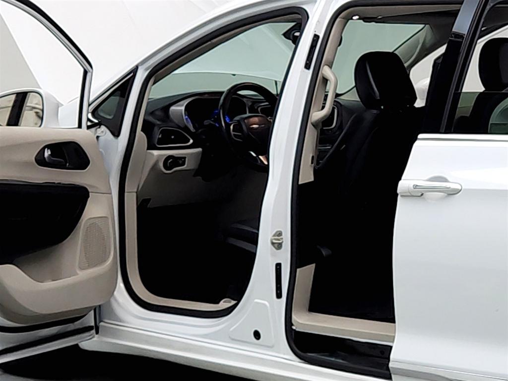 2020 Chrysler Pacifica - $13,951