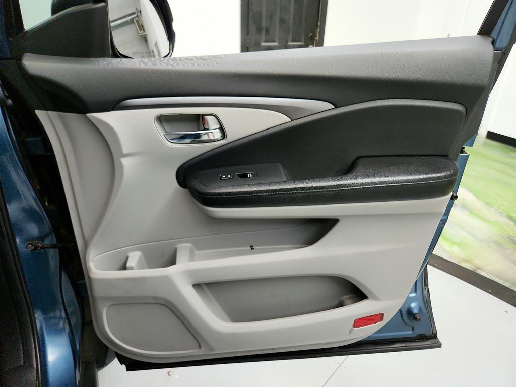 2017 Honda Pilot - $8,995