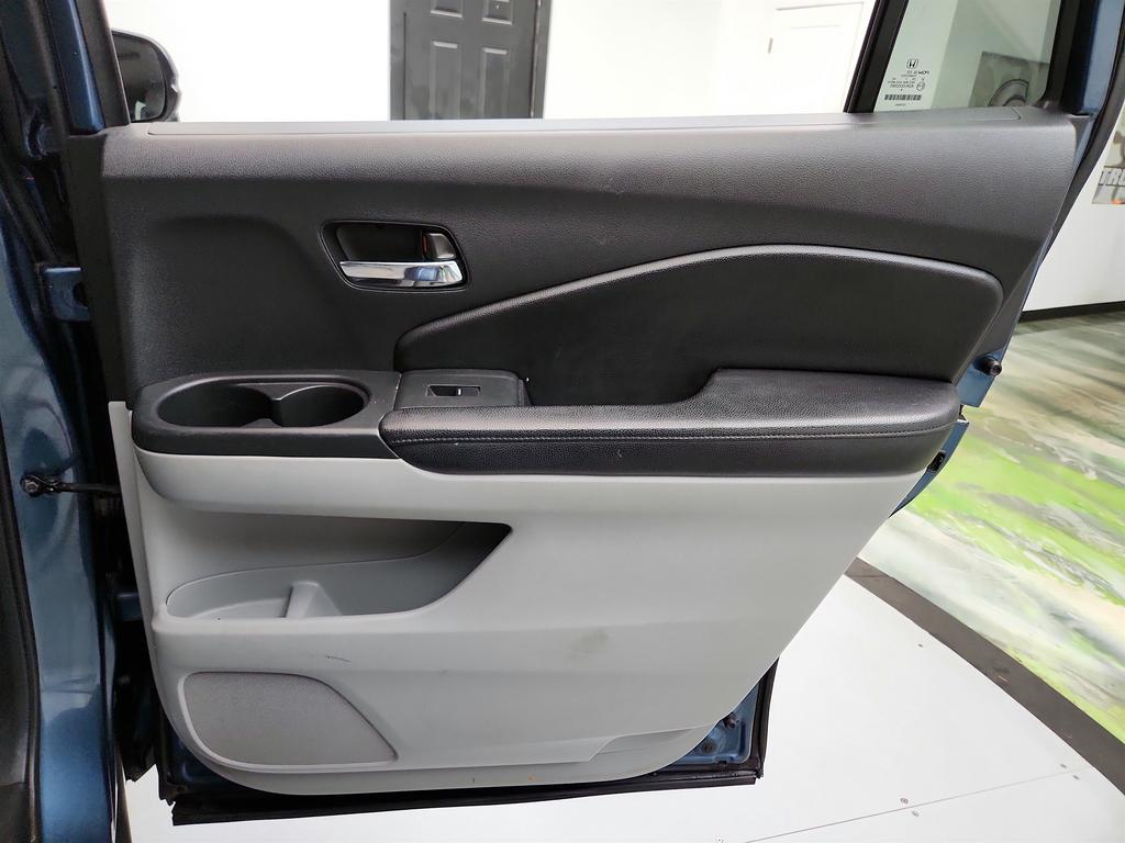 2017 Honda Pilot - $8,995