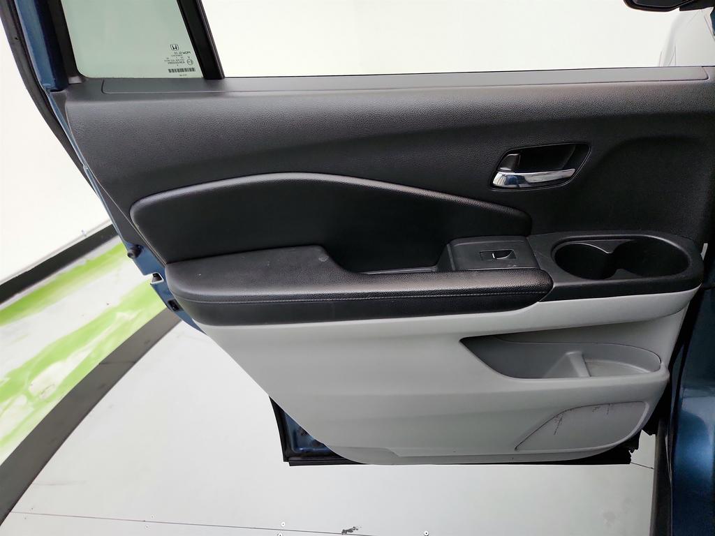 2017 Honda Pilot - $8,995