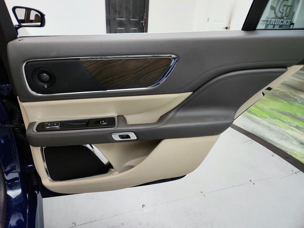 2018 Lincoln Continental - $10,350