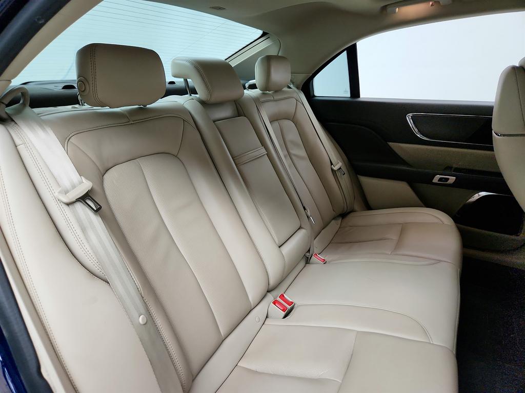 2018 Lincoln Continental - $10,350