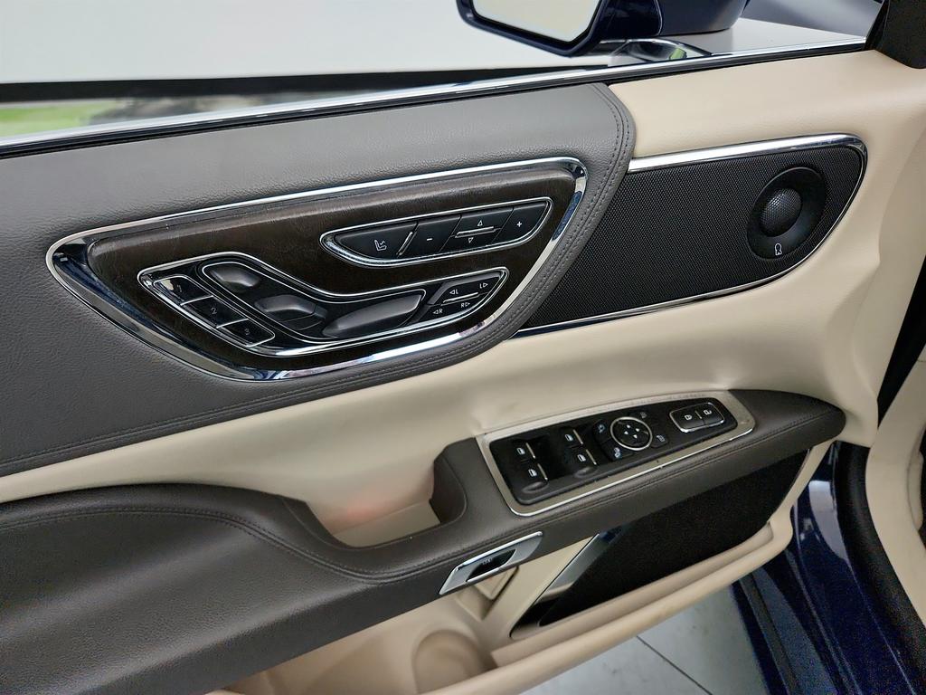 2018 Lincoln Continental - $10,350