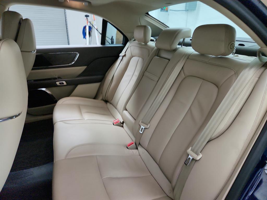 2018 Lincoln Continental - $10,350