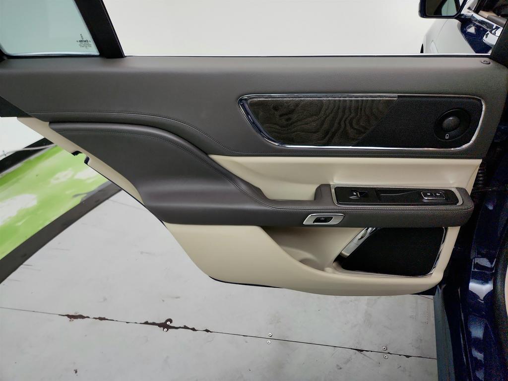 2018 Lincoln Continental - $10,350