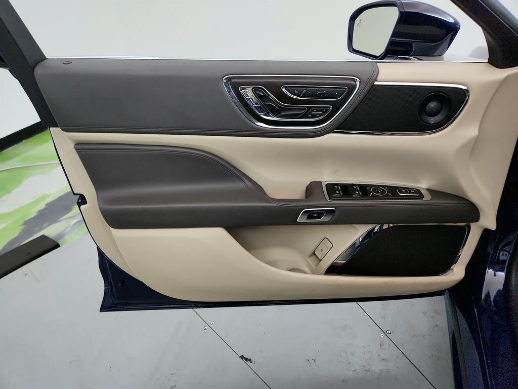 2018 Lincoln Continental - $10,350