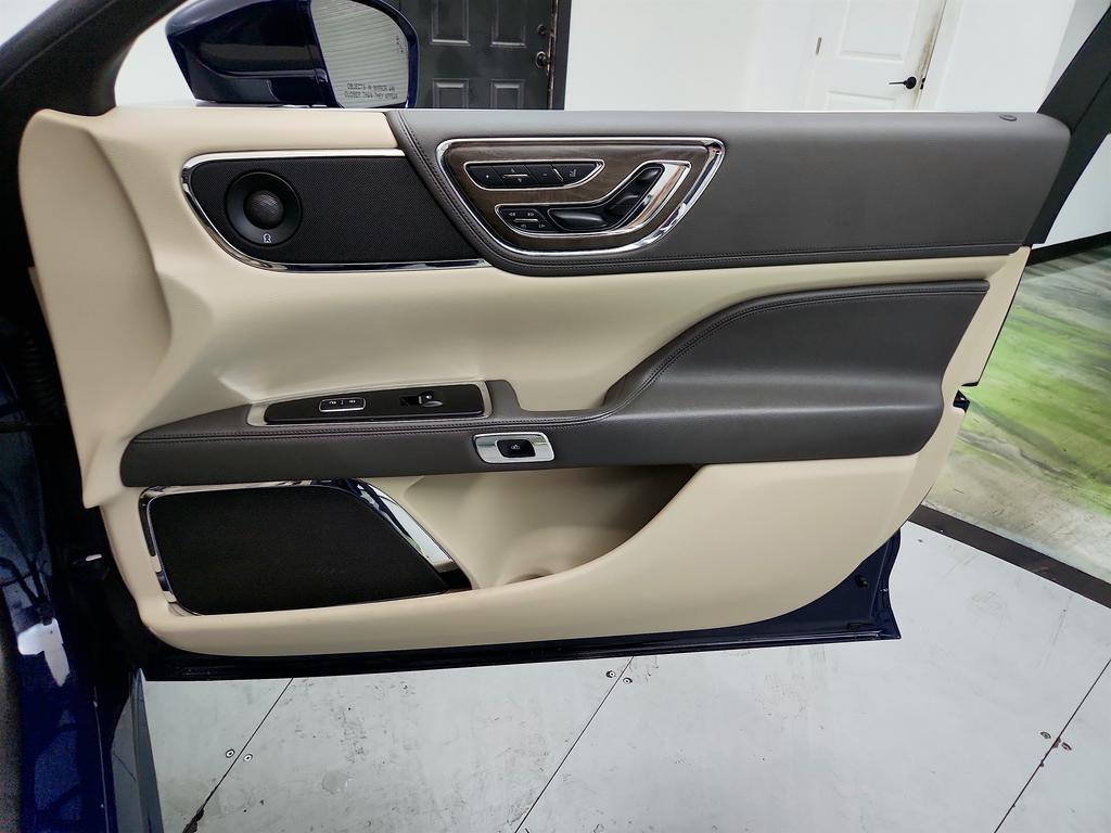 2018 Lincoln Continental - $10,350