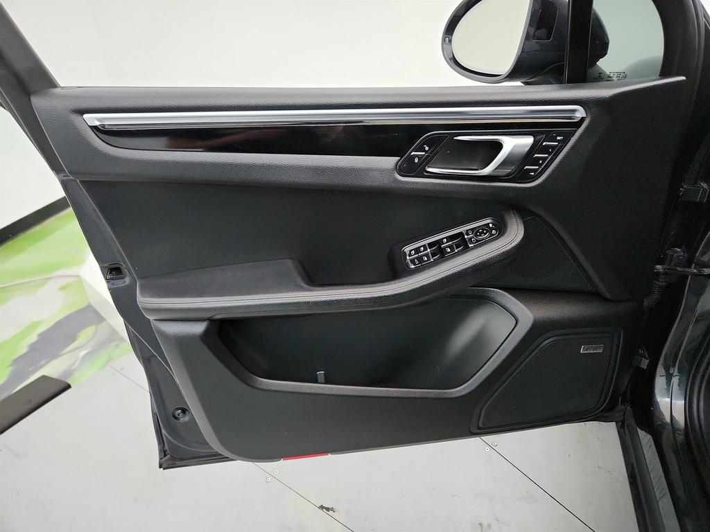 2017 Porsche Macan - $11,350