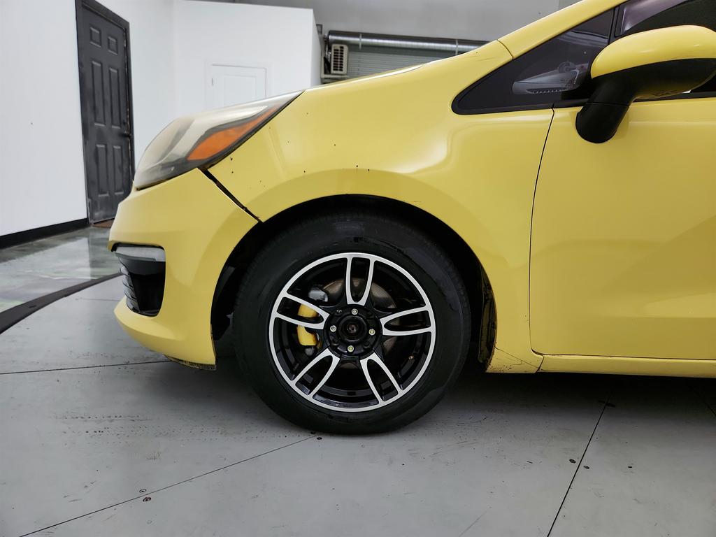 2016 Kia Rio - $2,650