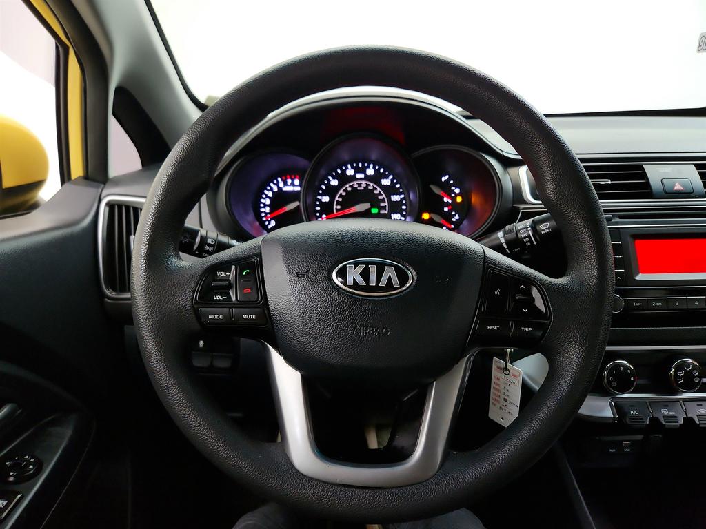 2016 Kia Rio - $2,650