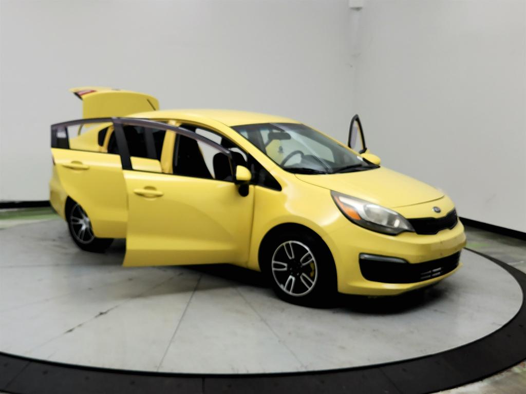2016 Kia Rio - $2,650