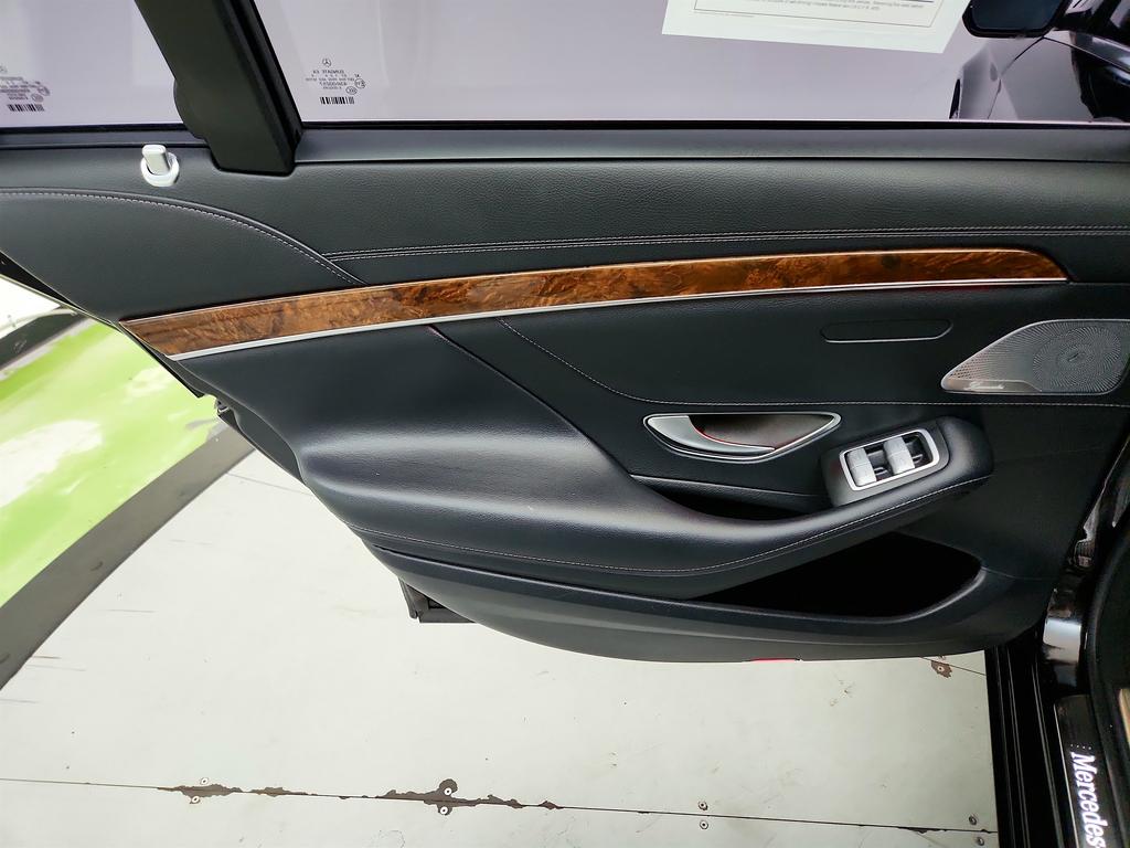 2015 Mercedes-Benz S-class - $17,750