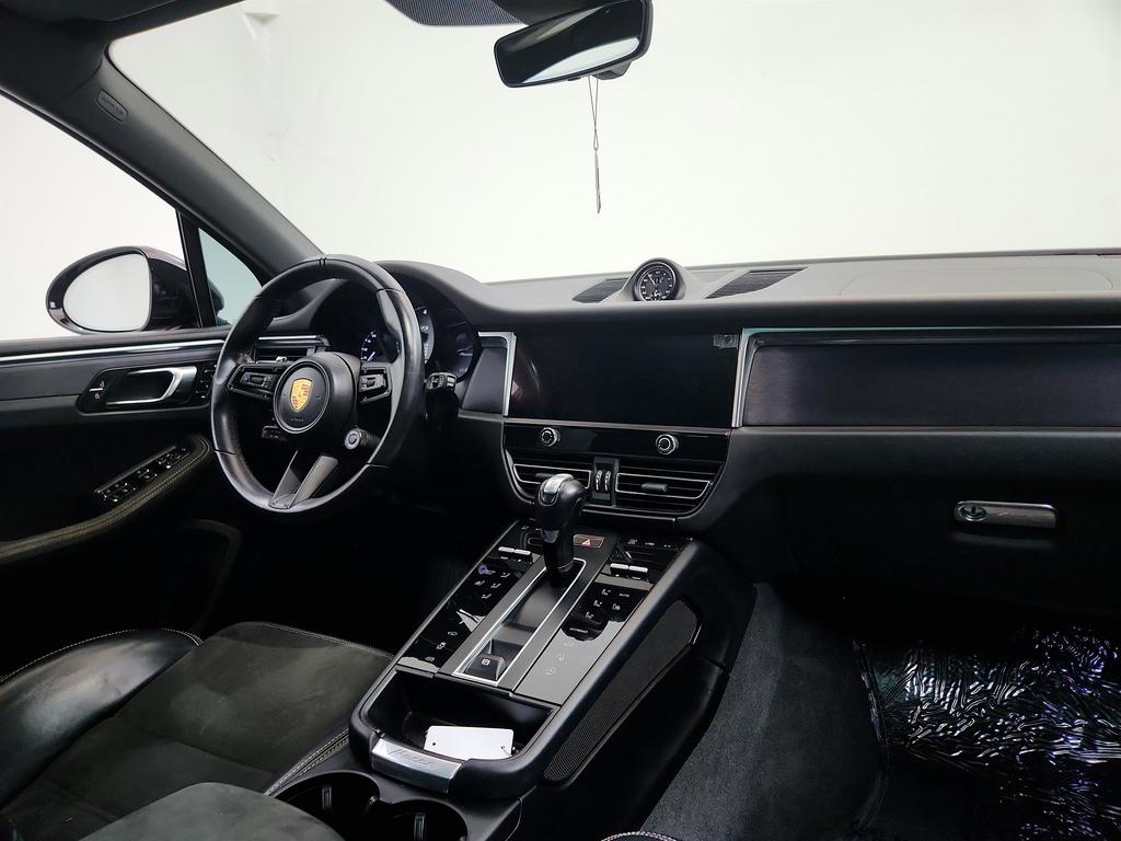 2022 Porsche Macan - $46,650