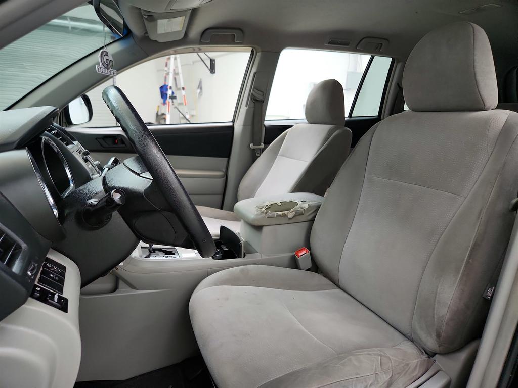 2013 Toyota Highlander - $5,995