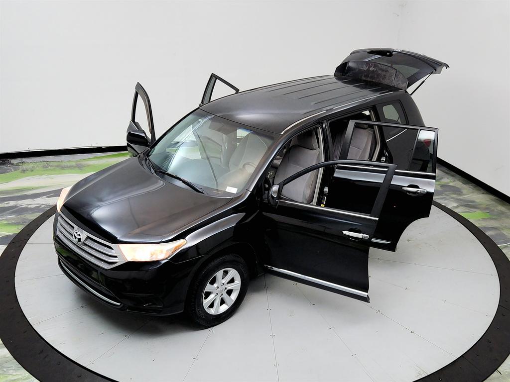2013 Toyota Highlander - $5,995