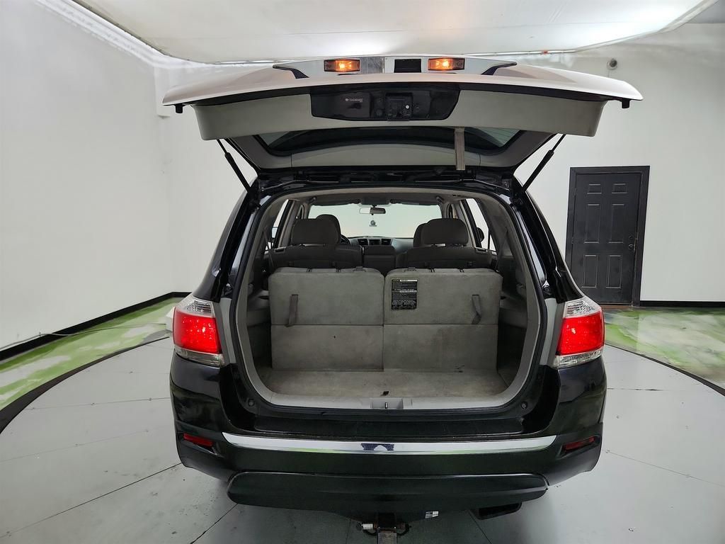 2013 Toyota Highlander - $5,995