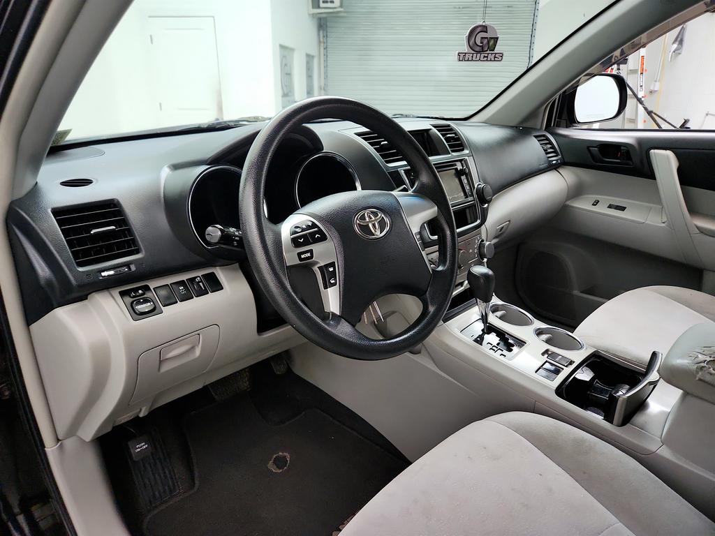 2013 Toyota Highlander - $5,995