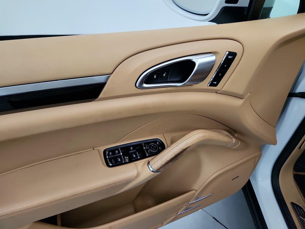 2017 Porsche Cayenne - $15,250