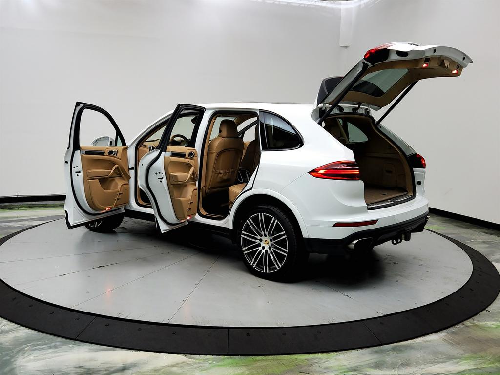 2017 Porsche Cayenne - $15,250