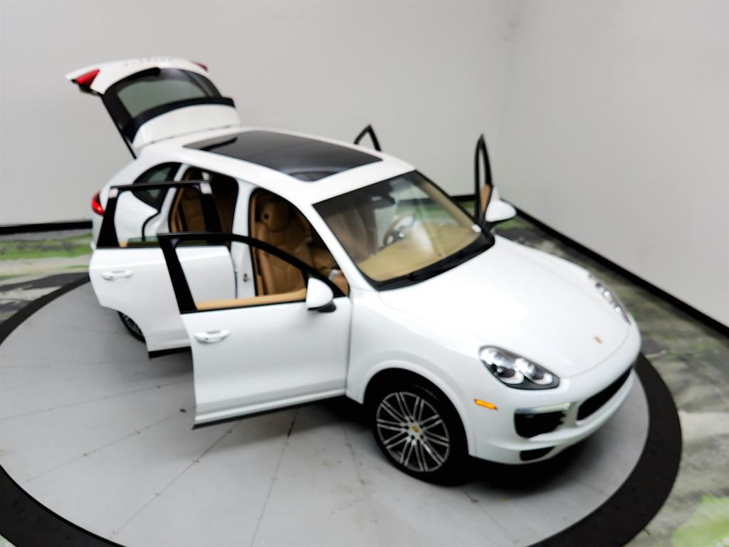2017 Porsche Cayenne - $15,250