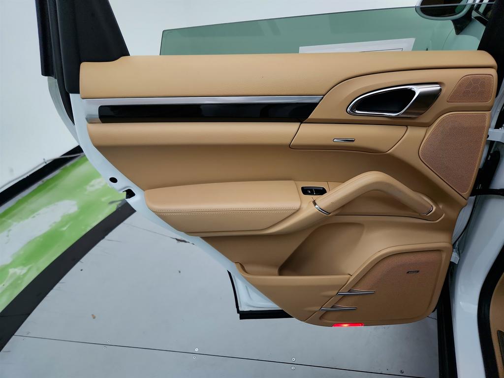 2017 Porsche Cayenne - $15,250