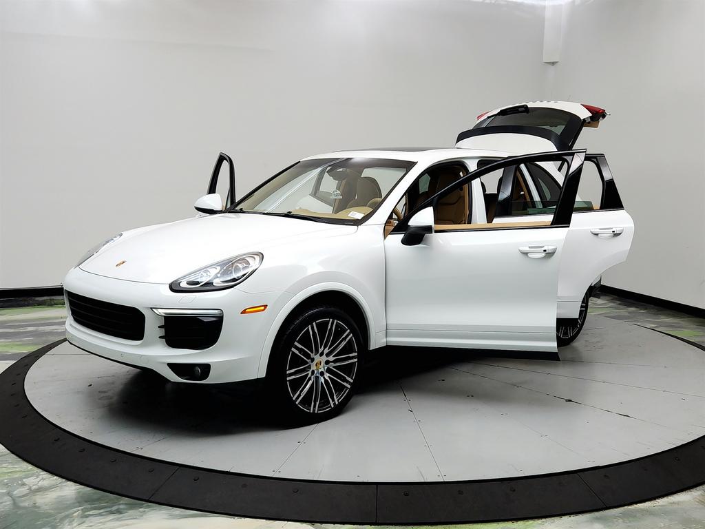 2017 Porsche Cayenne - $15,250
